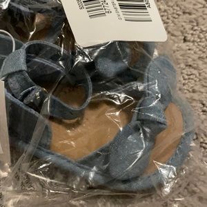 NEW- Old Navy: baby girl chambray bow sandals